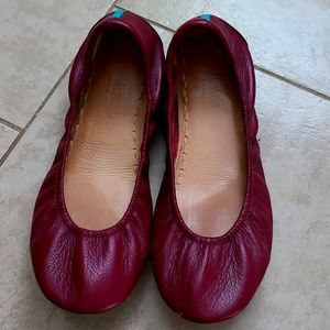 Tieks burgundy 9